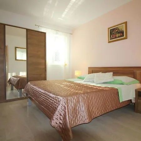 Anamaria Modern And New Holiday