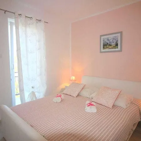 Vikendica Anamaria Modern And New Holiday