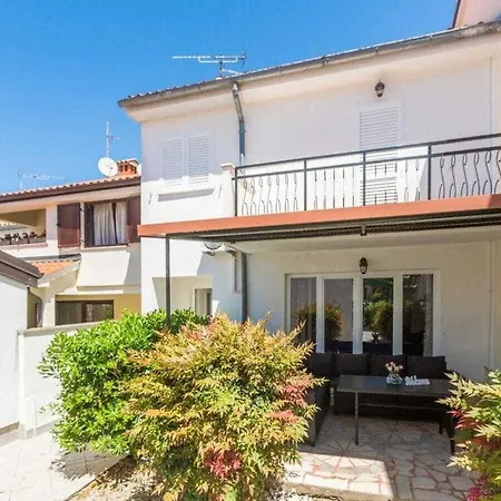 Holiday home Anamaria Modern And New Holiday *